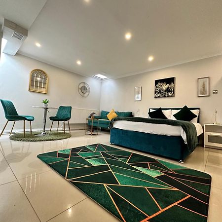 Luxury Studio Apartment Harrow on the Hill Exteriör bild