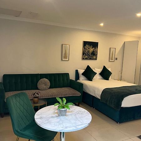 Luxury Studio Apartment Harrow on the Hill Exteriör bild