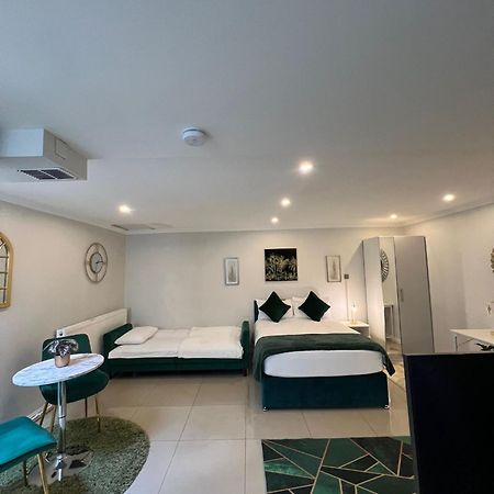 Luxury Studio Apartment Harrow on the Hill Exteriör bild