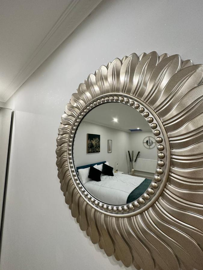 Luxury Studio Apartment Harrow on the Hill Exteriör bild