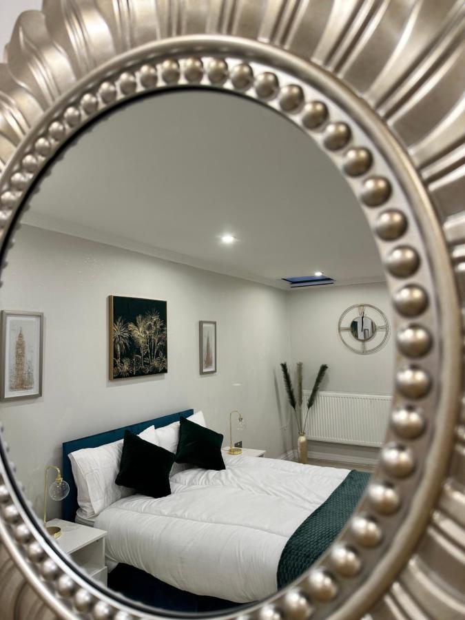 Luxury Studio Apartment Harrow on the Hill Exteriör bild