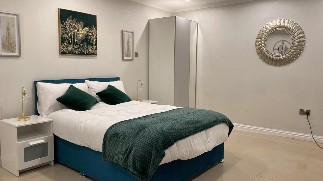 Luxury Studio Apartment Harrow on the Hill Exteriör bild