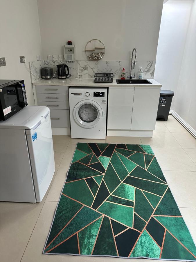 Luxury Studio Apartment Harrow on the Hill Exteriör bild