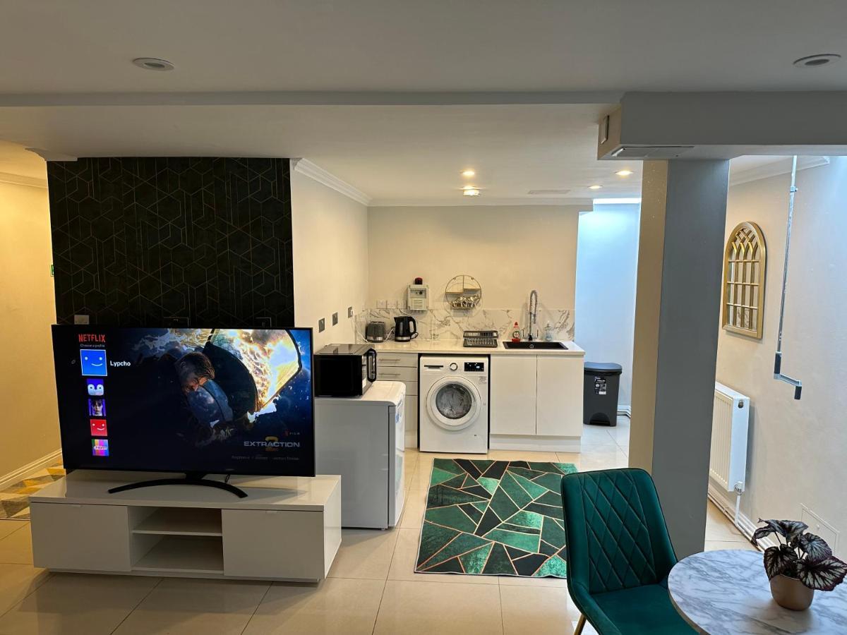 Luxury Studio Apartment Harrow on the Hill Exteriör bild