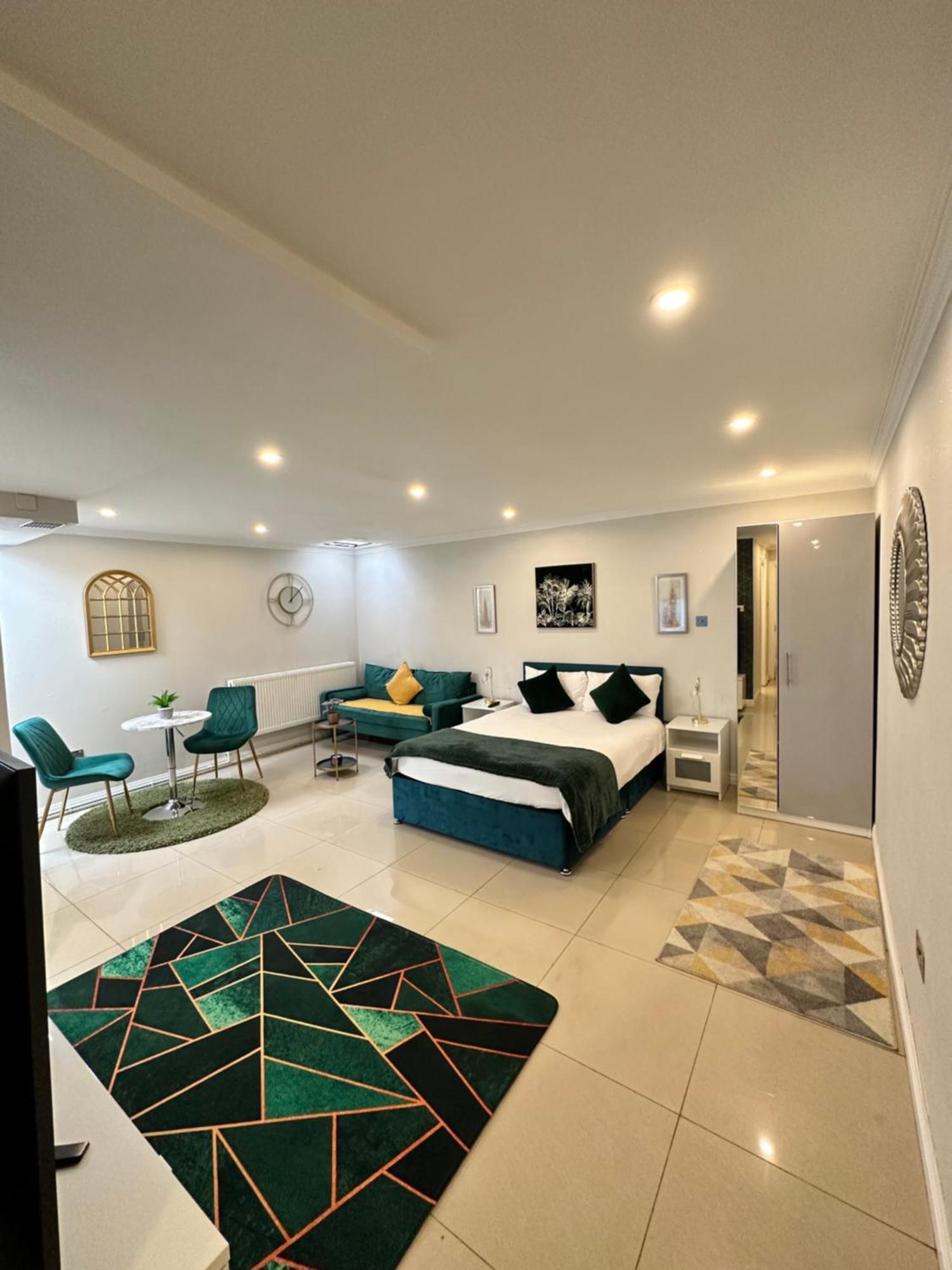 Luxury Studio Apartment Harrow on the Hill Exteriör bild
