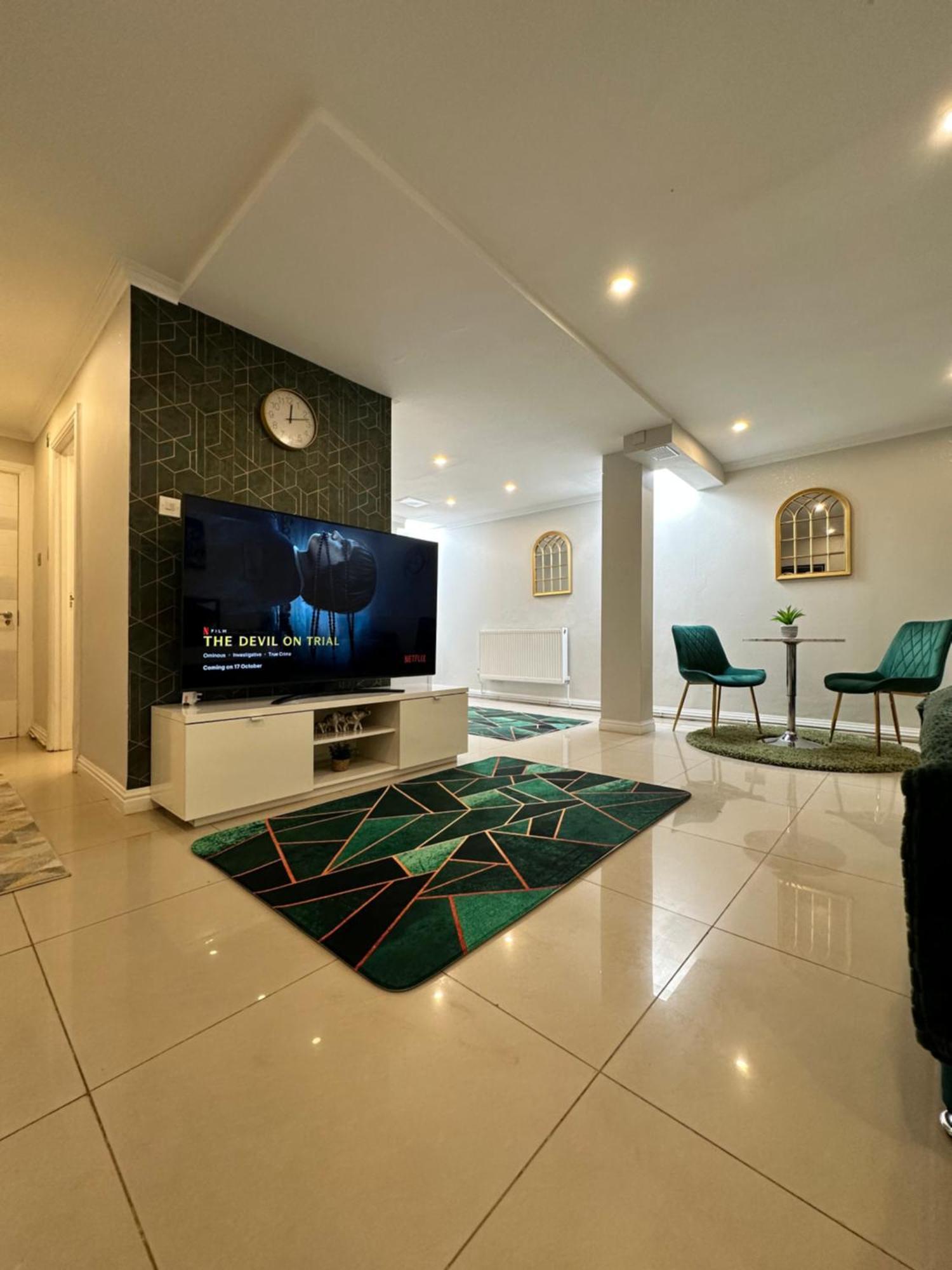 Luxury Studio Apartment Harrow on the Hill Exteriör bild