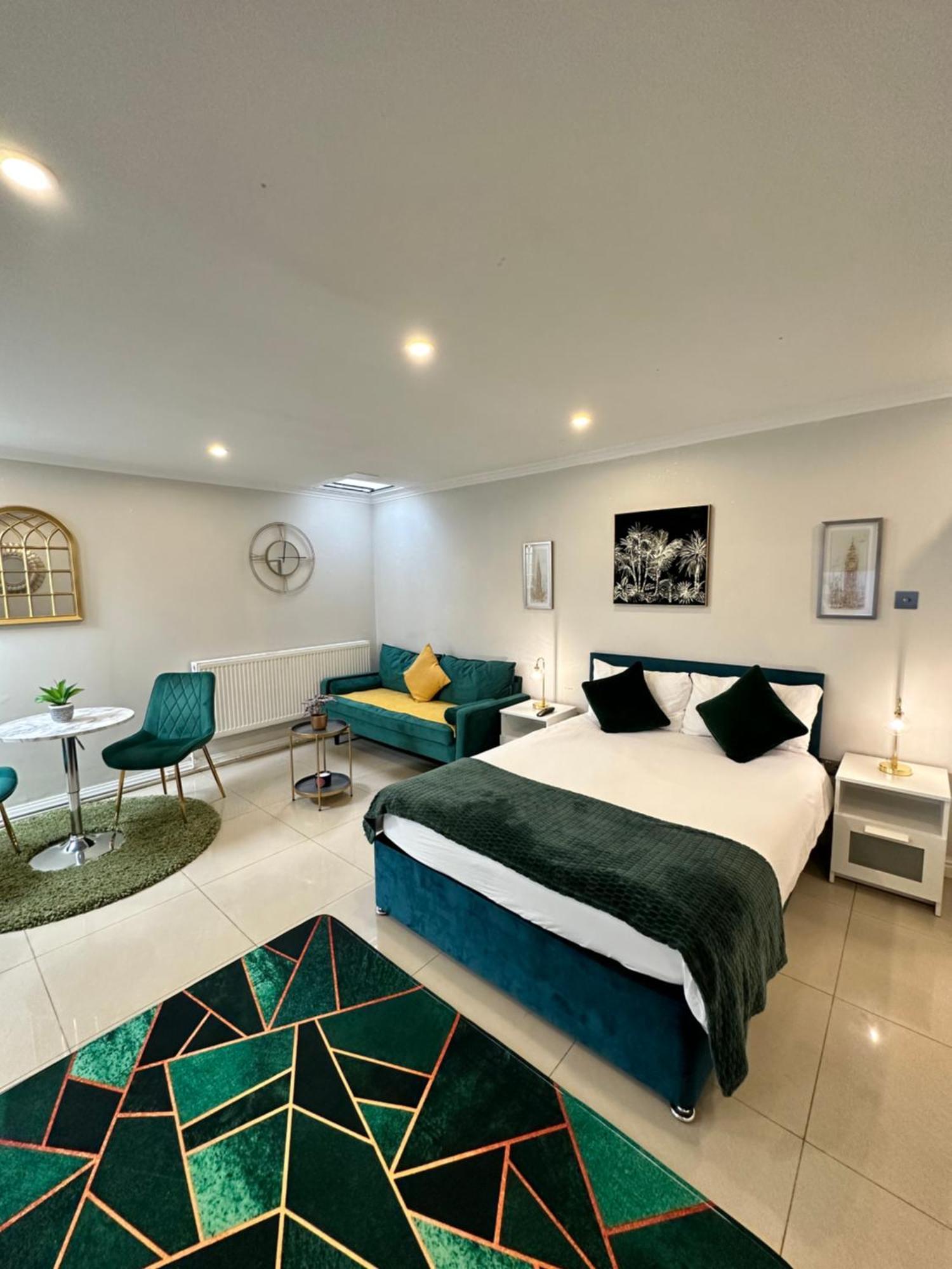 Luxury Studio Apartment Harrow on the Hill Exteriör bild