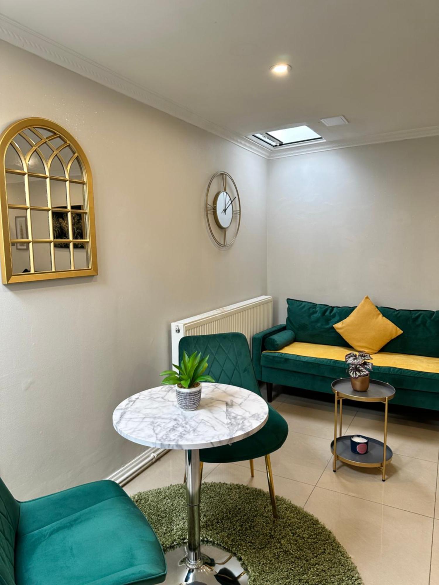 Luxury Studio Apartment Harrow on the Hill Exteriör bild