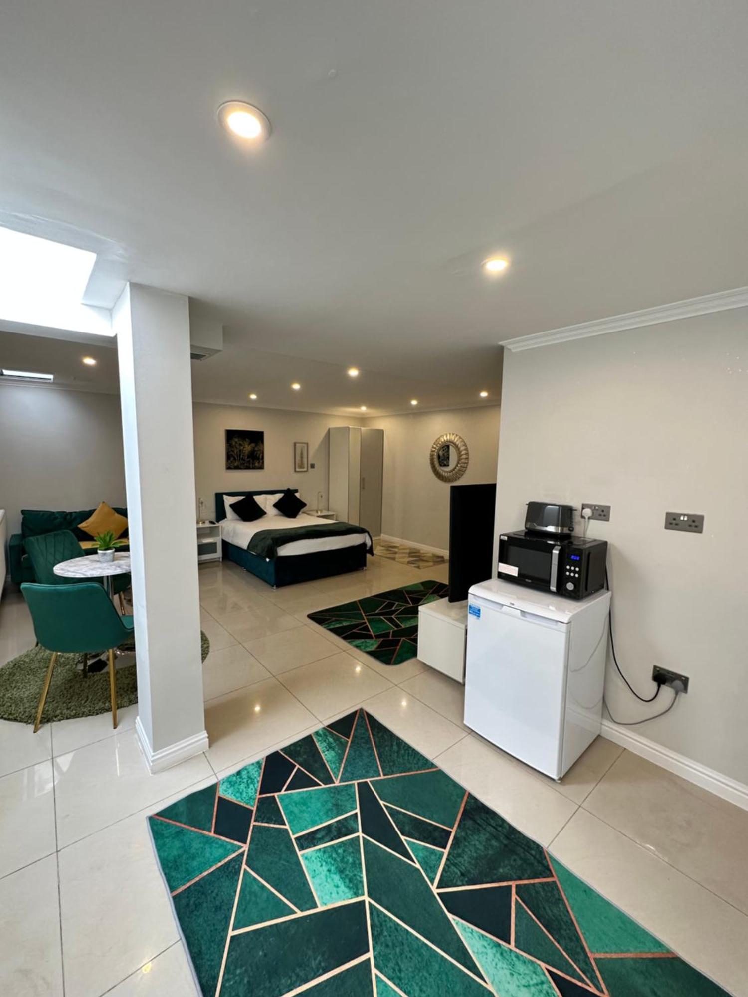 Luxury Studio Apartment Harrow on the Hill Exteriör bild