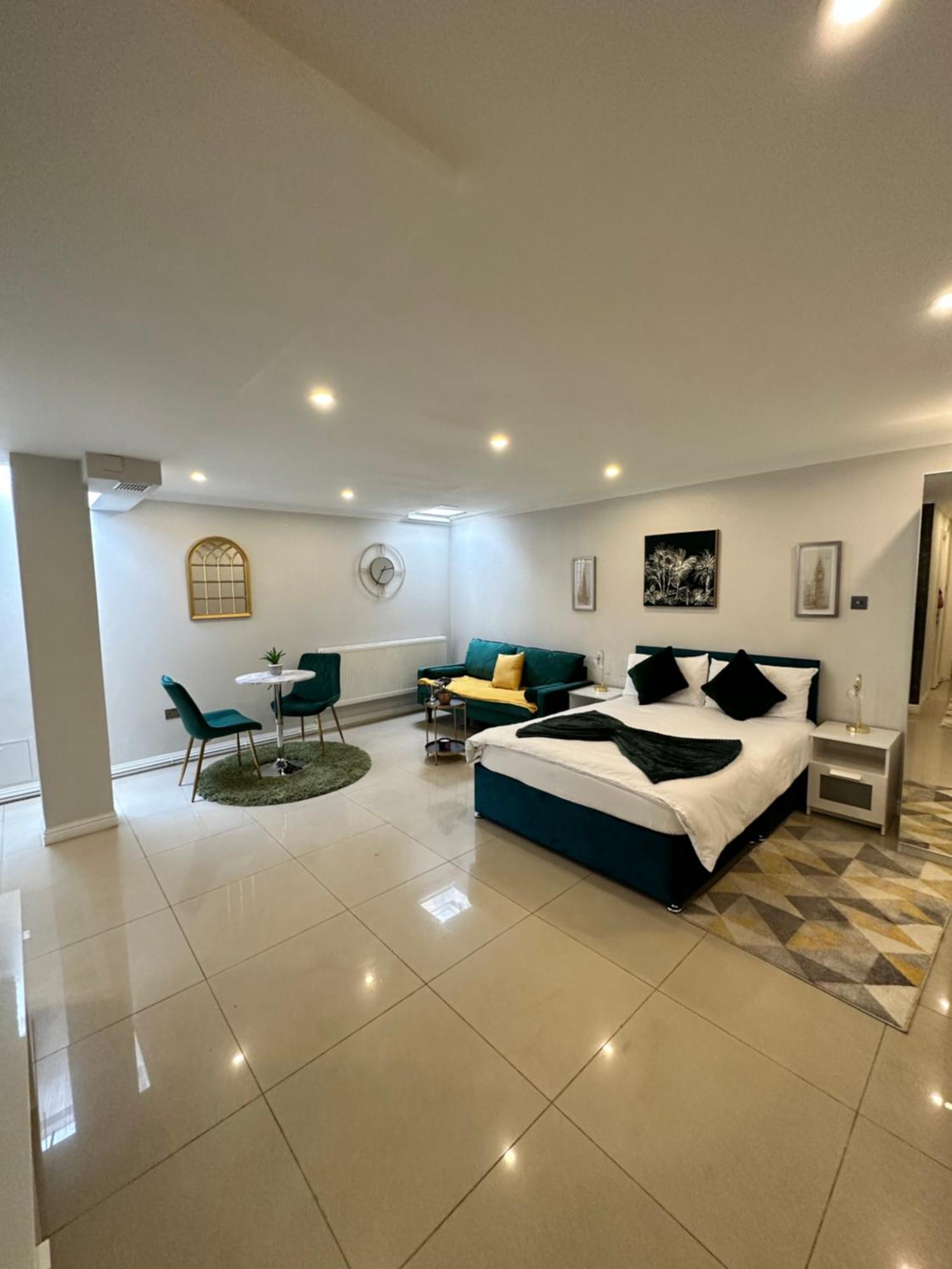 Luxury Studio Apartment Harrow on the Hill Exteriör bild