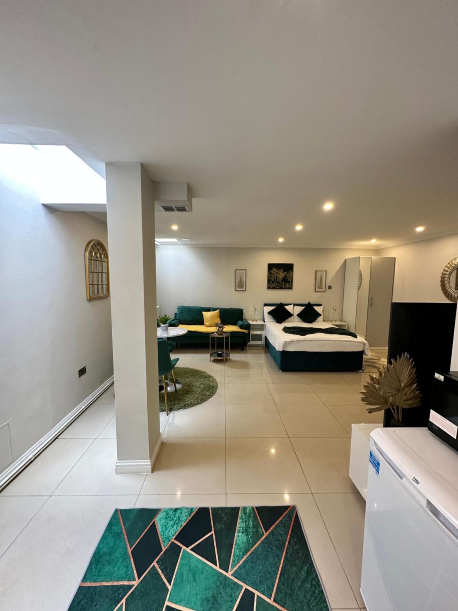 Luxury Studio Apartment Harrow on the Hill Exteriör bild