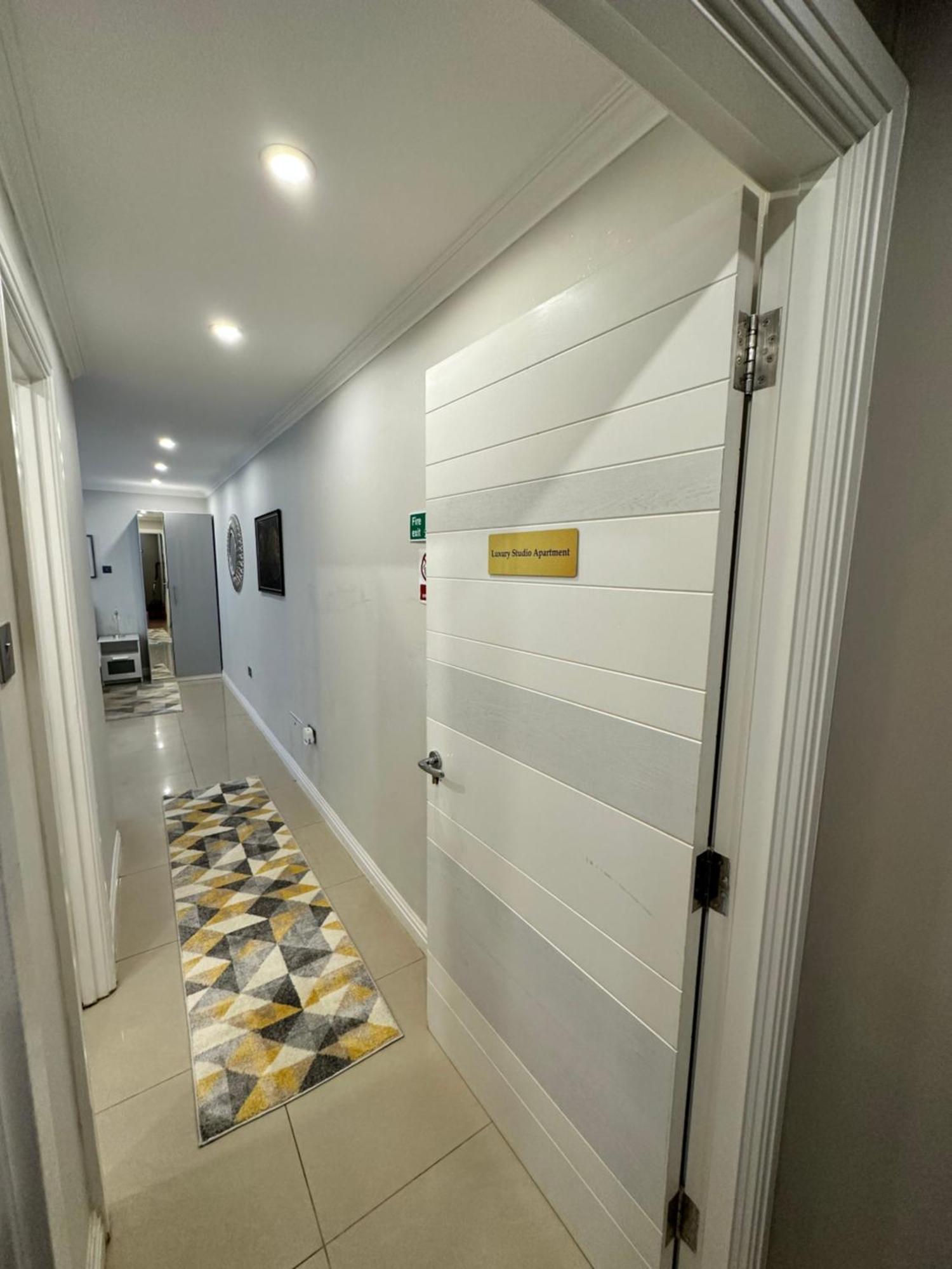 Luxury Studio Apartment Harrow on the Hill Exteriör bild