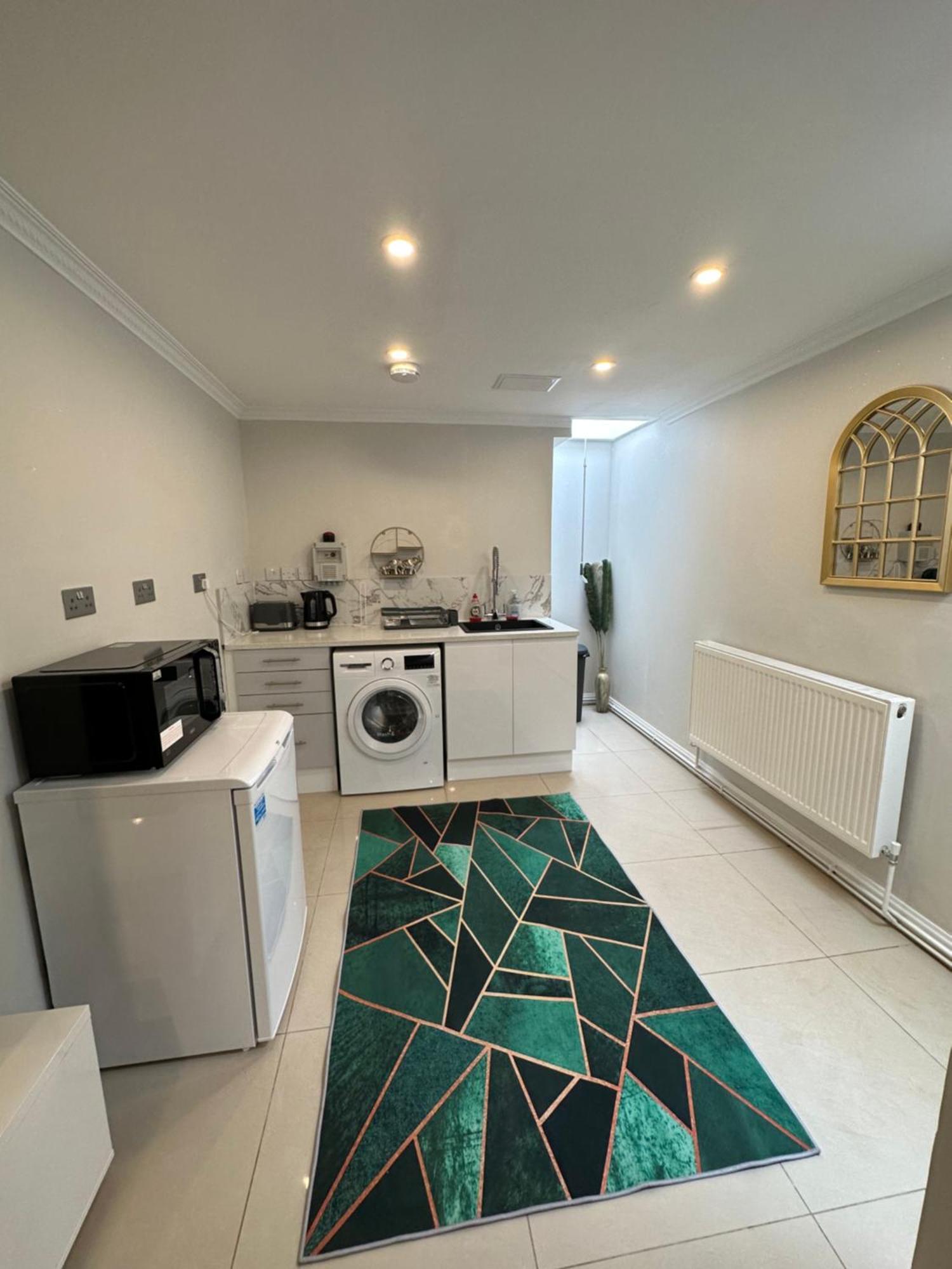 Luxury Studio Apartment Harrow on the Hill Exteriör bild
