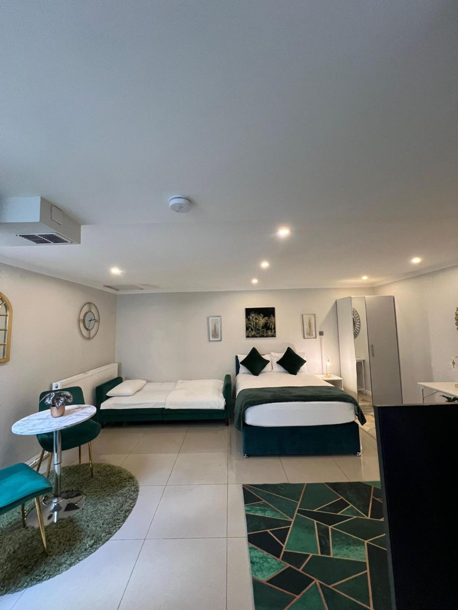 Luxury Studio Apartment Harrow on the Hill Exteriör bild